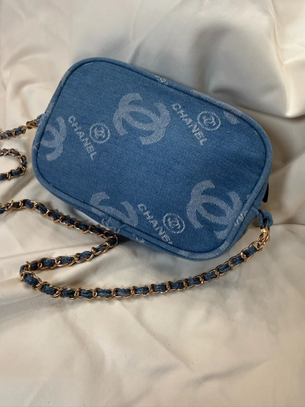 Chanel Blue Denim Camera Bag with Chain Strap - Picture 3 of 7